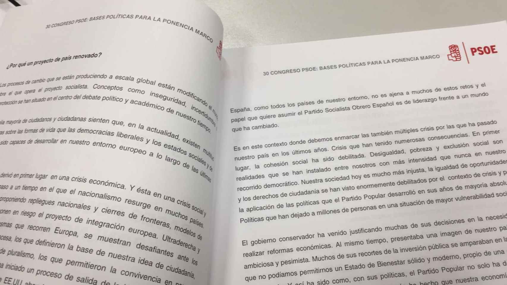 Un error tipográfico en los preparativos del congreso del PSOE / CG