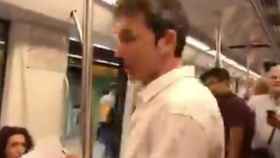 Predicador 'indepe' en el metro de Barcelona / TWITTER