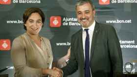 La alcaldesa de Barcelona, Ada Colau, junto con el líder del PSC municipal, Jaume Collboni / EFE