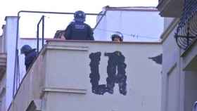 Agentes de los Mossos d'Esquadra, en el desalojo okupa de Ca La Trava de Barcelona / CG