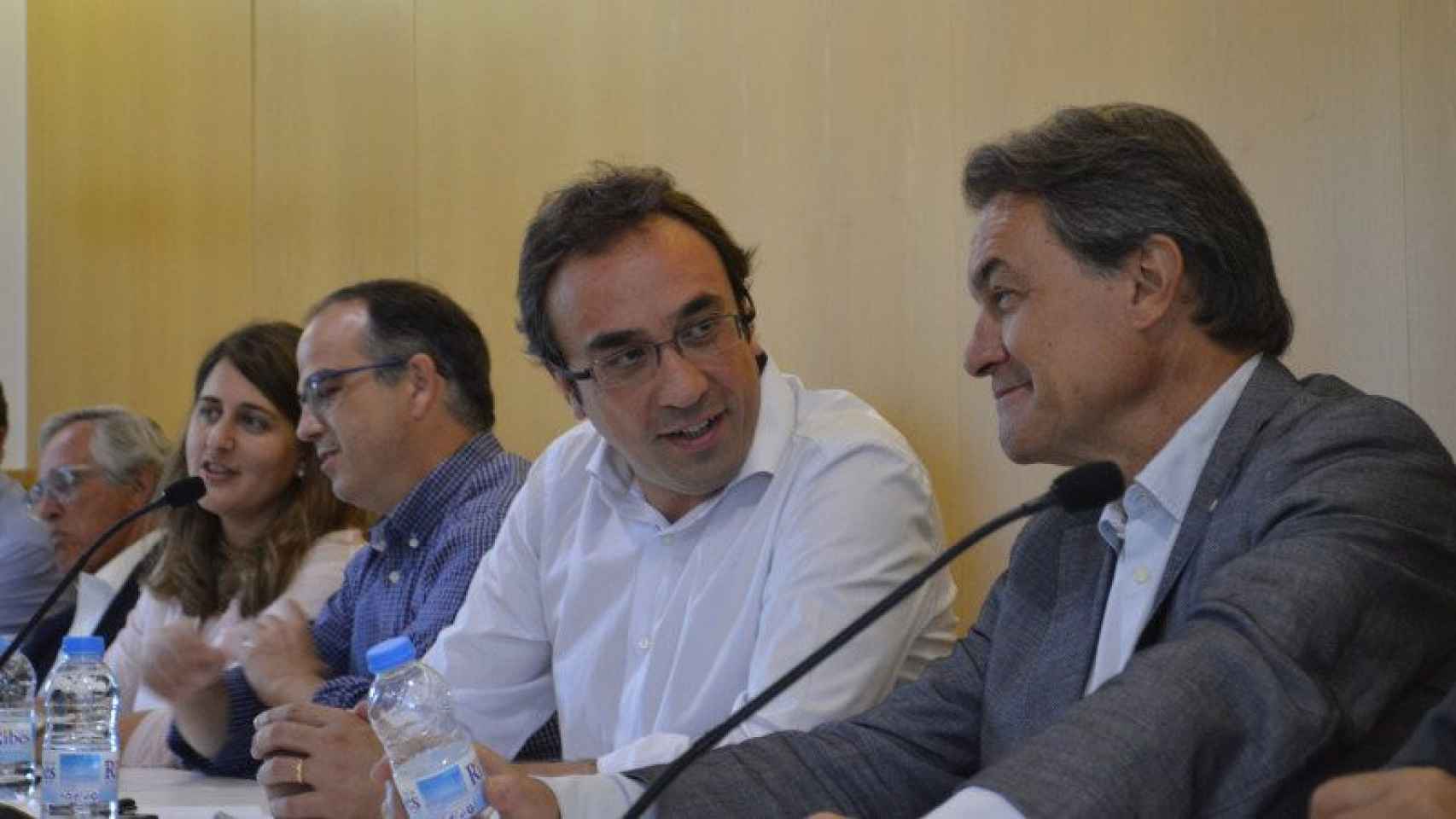 Reunión de la ejecutiva de CDC este lunes. En primer término, el coordinador general, Josep Rull, y el presidente del partido y de la Generalitat, Artur Mas.