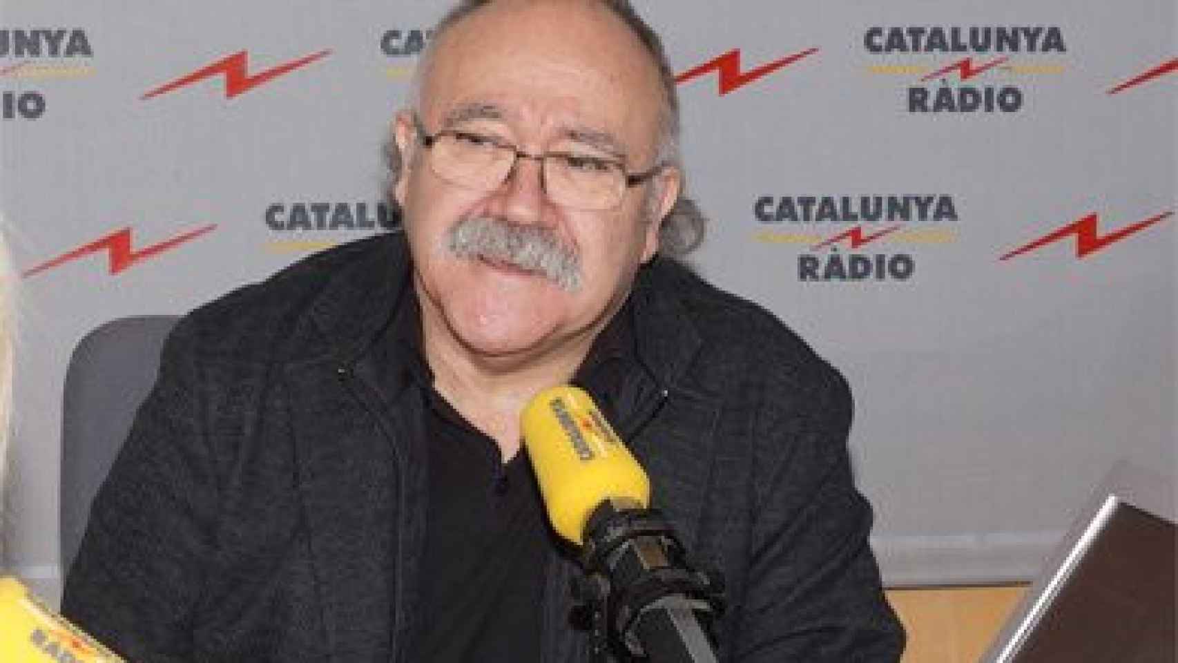 Josep Lluís Carod-Rovira, en los estudios de Catalunya Ràdio
