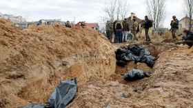 Los cuerpos de las víctimas de la guerra, enterrados en fosas comunes tras la retirada de Rusia en Bucha / DANIEL CENG SHOU-YI - ZUMA PRESS W - DPA - EP
