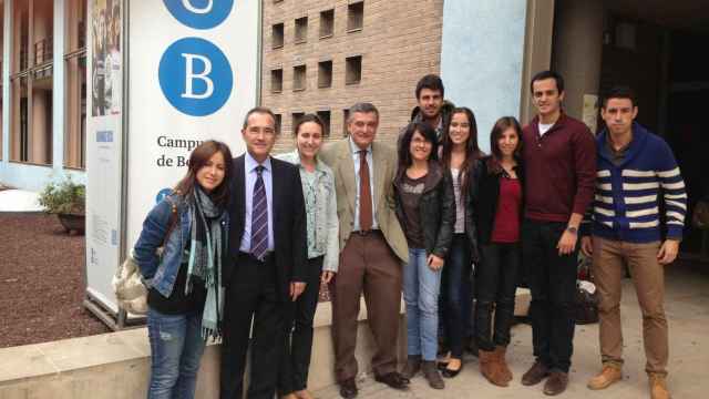 Alumnos de un master de ortodoncia en la Universitat de Barcelona que no está bajo sospecha / TWITTER
