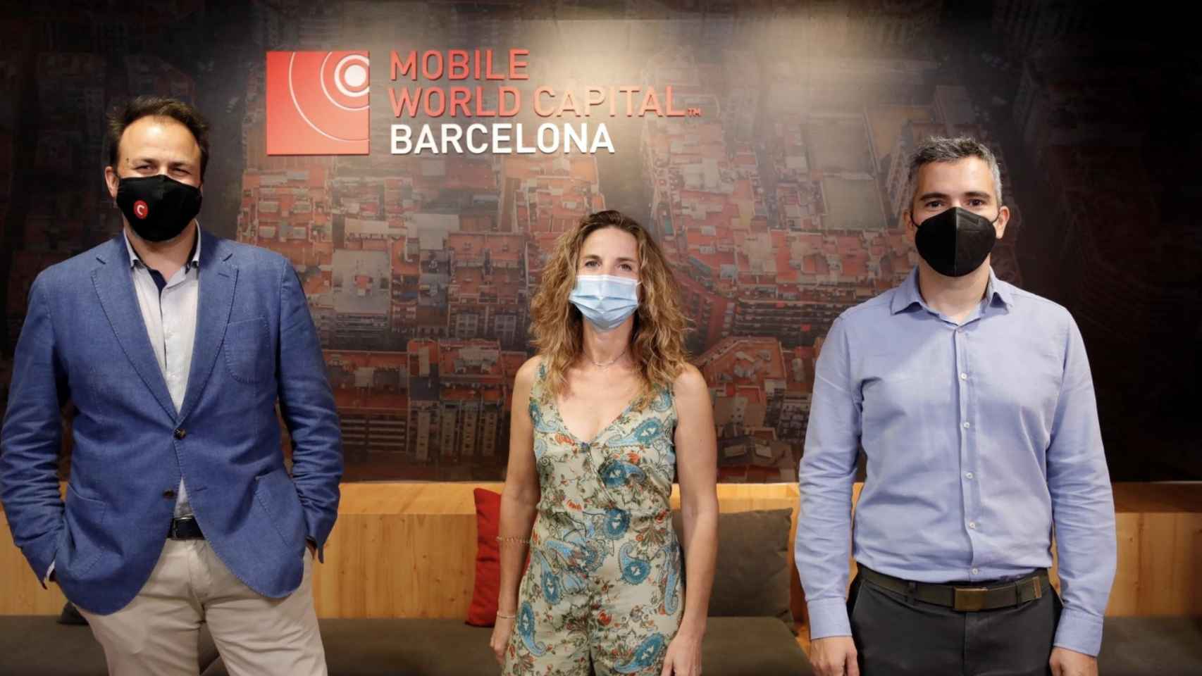 El presidente Cercle Tecnològic de Catalunya, Joan Ramon Barrera; la directora de Societat Digital de la Generalitat, Joana Barbany; y el director de Talento Digital del MWCapital / MWCapital