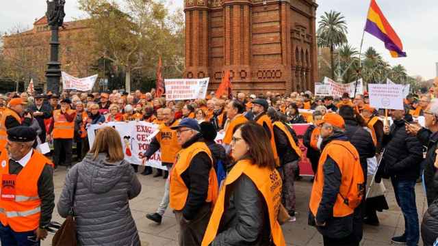 Varios pensionistas en la protesta de Arco de Triunfo / CG