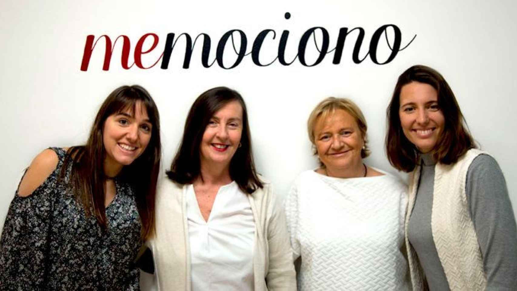 Núrra Soler (2d), junto al resto de equipo de psicólogas de 'M'emociono', Laura Almà, Miriam Palomar y Cristina Barrau / CG