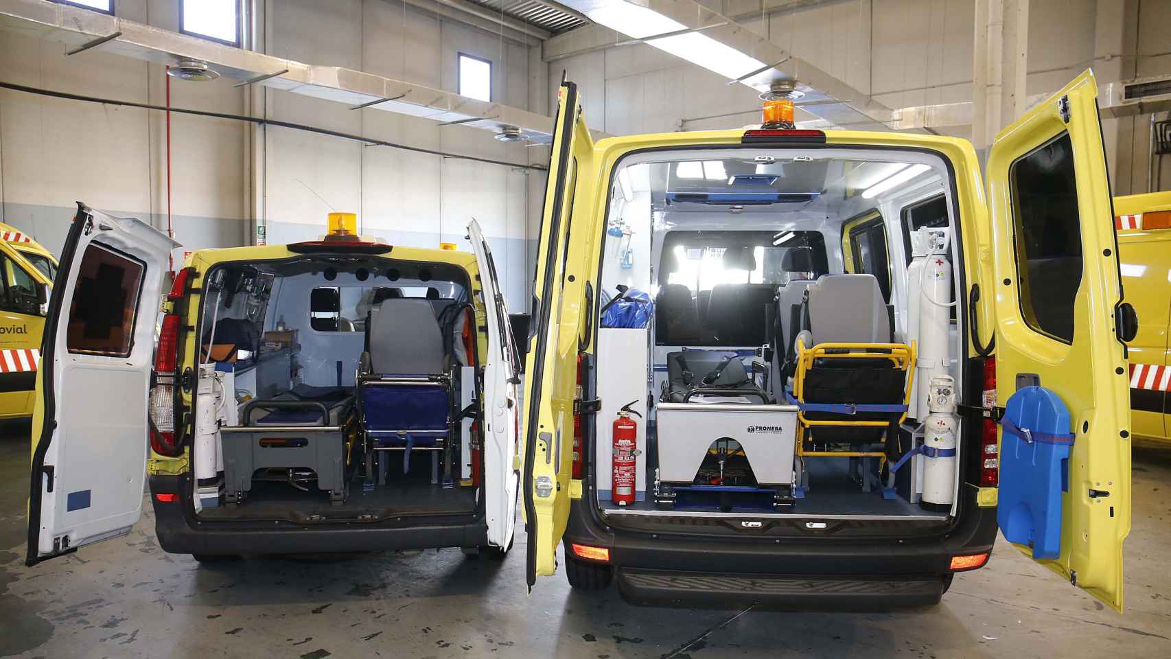 Ambulancias del Summa como las que se desplazaron para atender al joven herido de gravedad en una reyerta / MADRID.ORG
