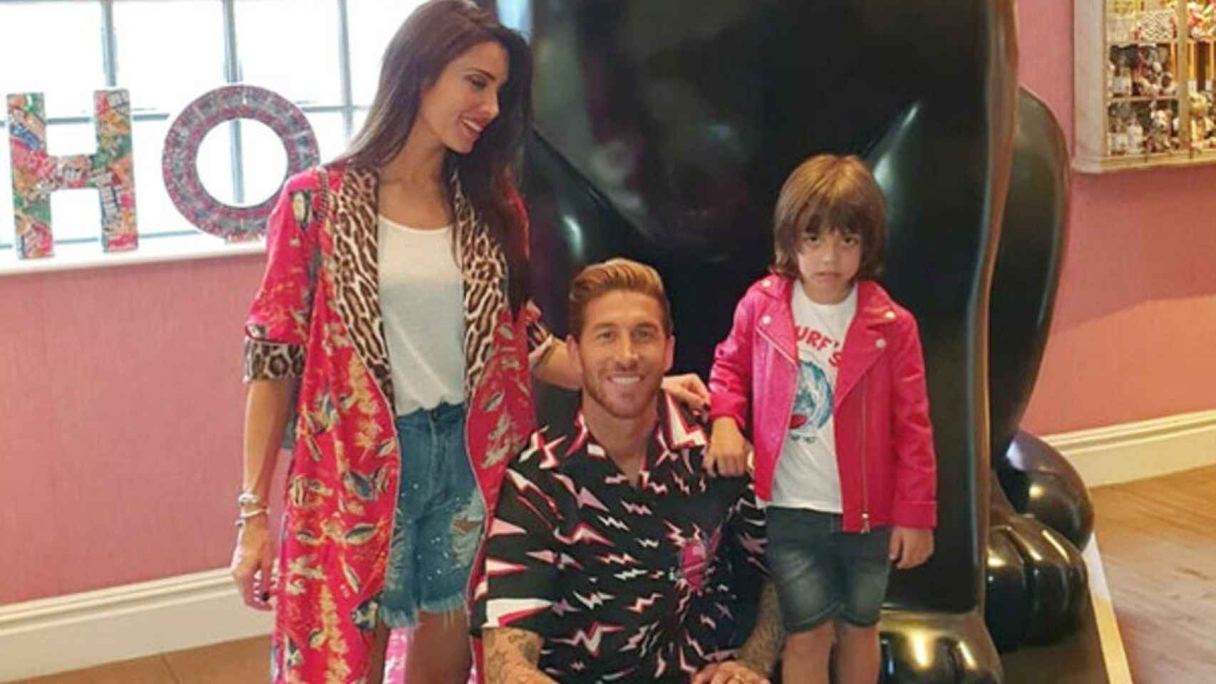 Pilar Rubio y Sergio Ramos con su hijo en Londres / Instagram