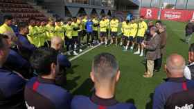 Los jugadores del Barça en una charla del coronavirus / EFE