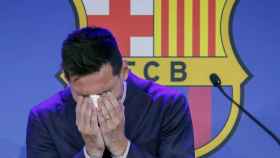 Leo Messi rompe a llorar en la rueda de prensa de su despedida / EFE