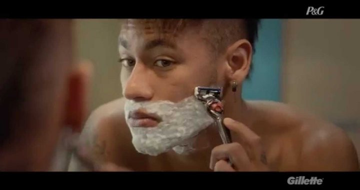 Neymar en una campaña publicitaria con Gillette