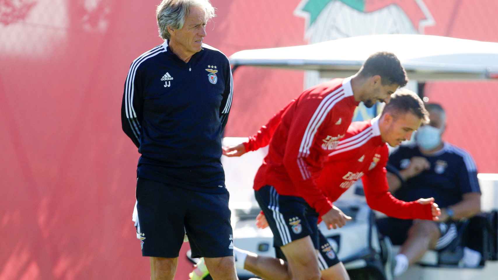 Jorge Jesús con el Benfica entrenando EFE