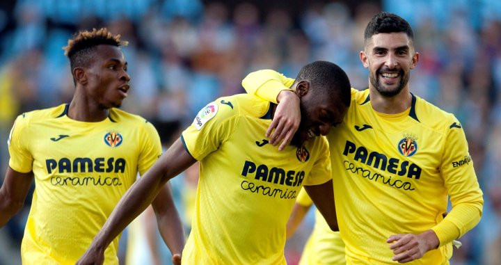 Chukwuezem Toko Ekambi y Álvaro celebrando el gol de Villarreal contra el Celta de Vigo / EFE