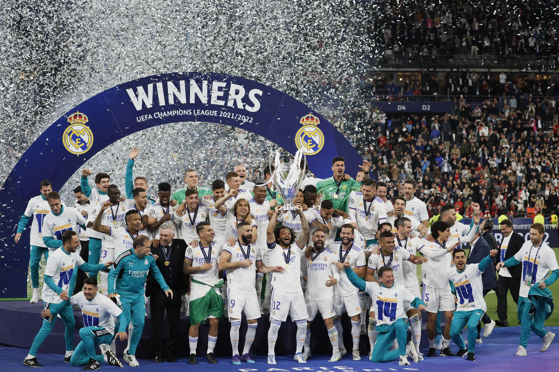 Los jugadores del Real Madrid celebran la 14ª Champons / EFE