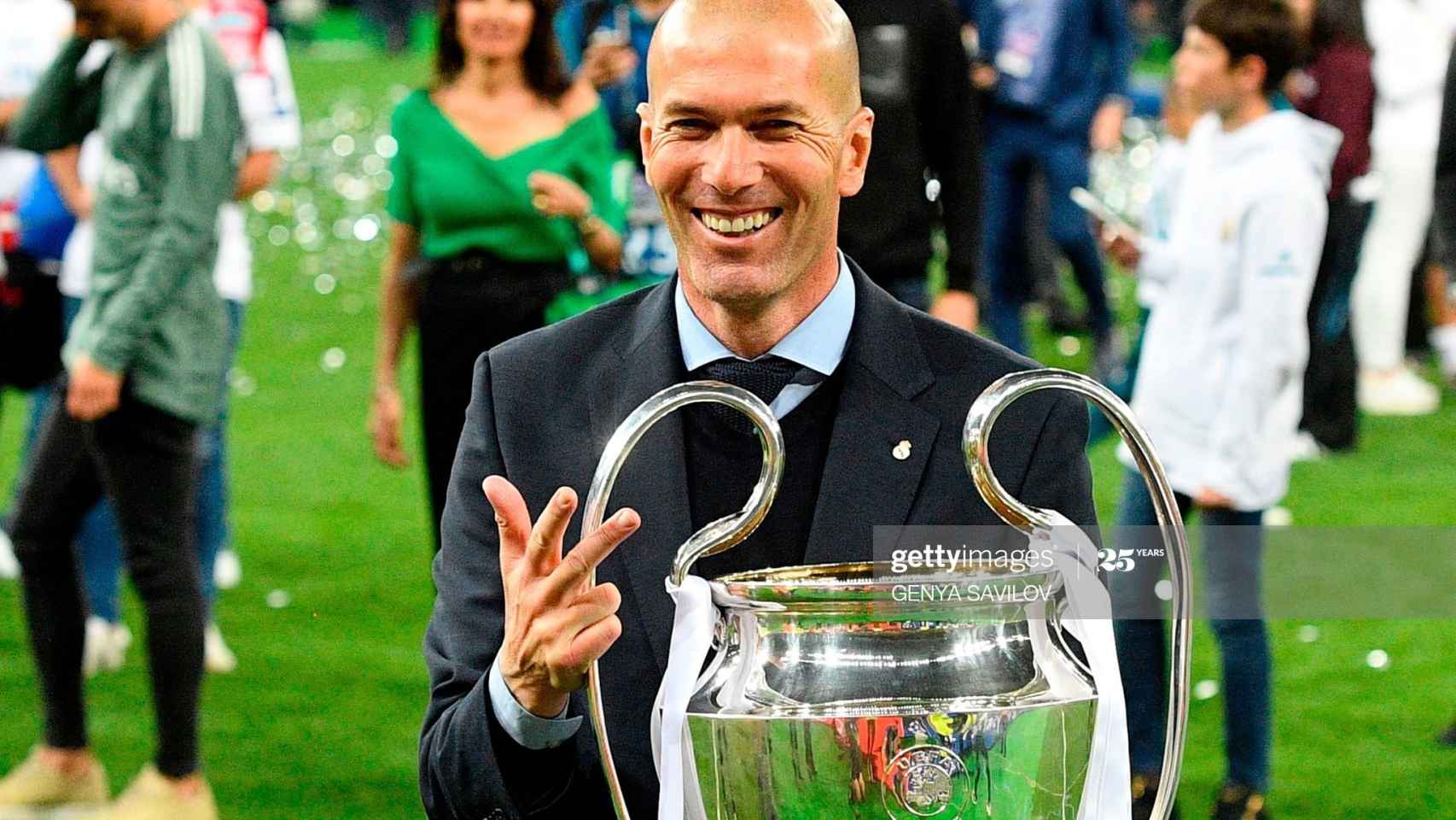 Zinedine Zidane celebrando con el real Madrid /REDES