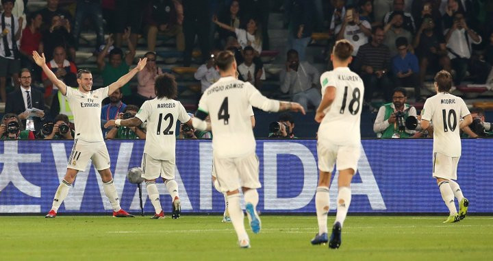 Los jugadores del Real Madrid celebran el tercer tanto de Gareth Bale en el Mundial de Clubes / EFE