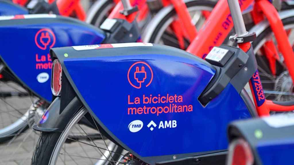 Bicicletas del AMBici, servicio de movilidad sostenible del área metropolitana de Barcelona / AMB- Albert Canalejo