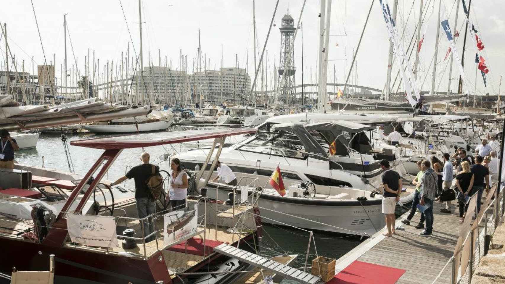 Una imagen de archivo de embarcaciones en el Puerto de Barcelona
