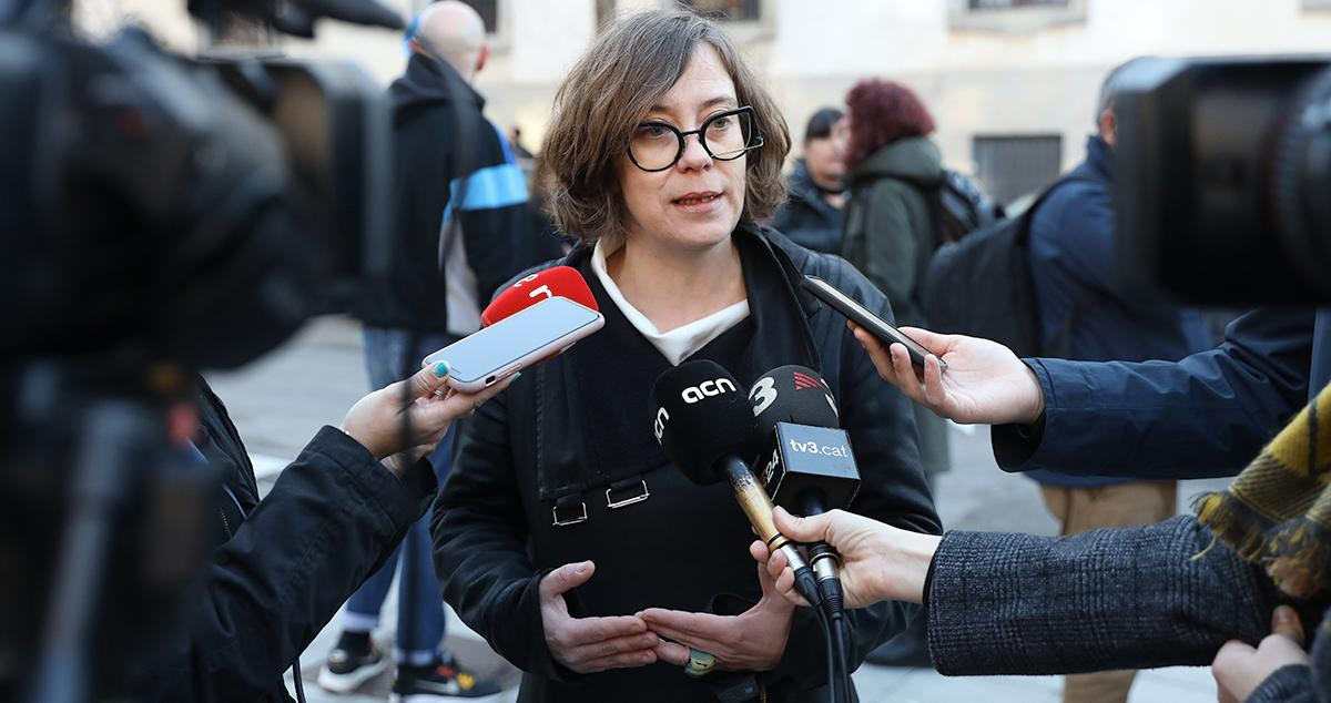 La diputada de la CUP Eulàlia Reguant responde a los medios antes de entrar en el Tribunal Supremo, en Madrid / EUROPA PRESS
