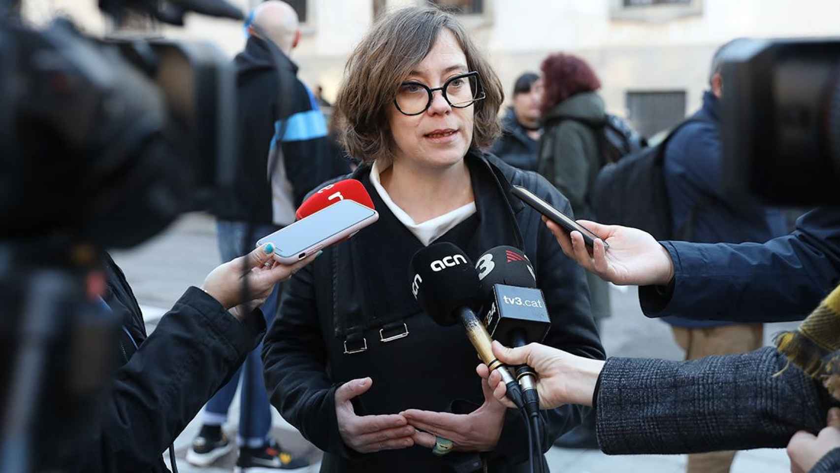 La diputada de la CUP Eulàlia Reguant responde a los medios antes de entrar en el Tribunal Supremo, en Madrid / EUROPA PRESS