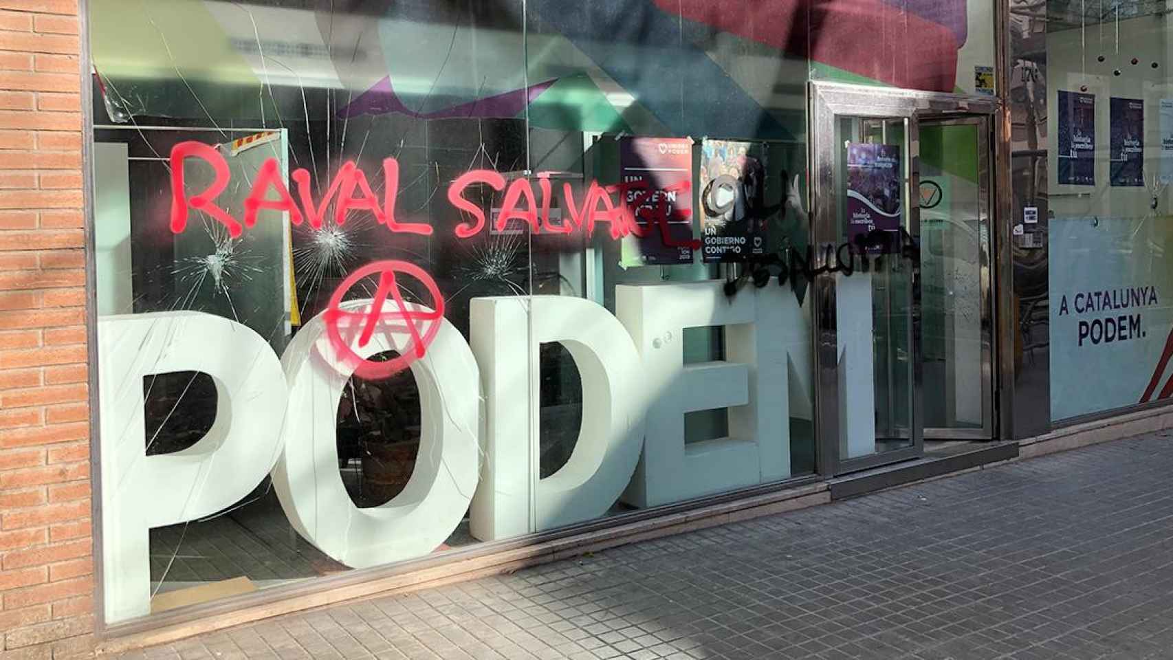 La sede de Podem Catalunya, vandalizada / CG