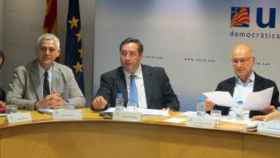 Los dirigentes de UDC Toni Font y Josep Maria Pelegrí al lado del líder de la formación, Josep Antoni Duran Lleida, en una imagen de archivo