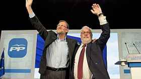 El presidente del Gobierno, Mariano Rajoy, y el candidato del PP a las elecciones europeas, Miguel Arias Cañete