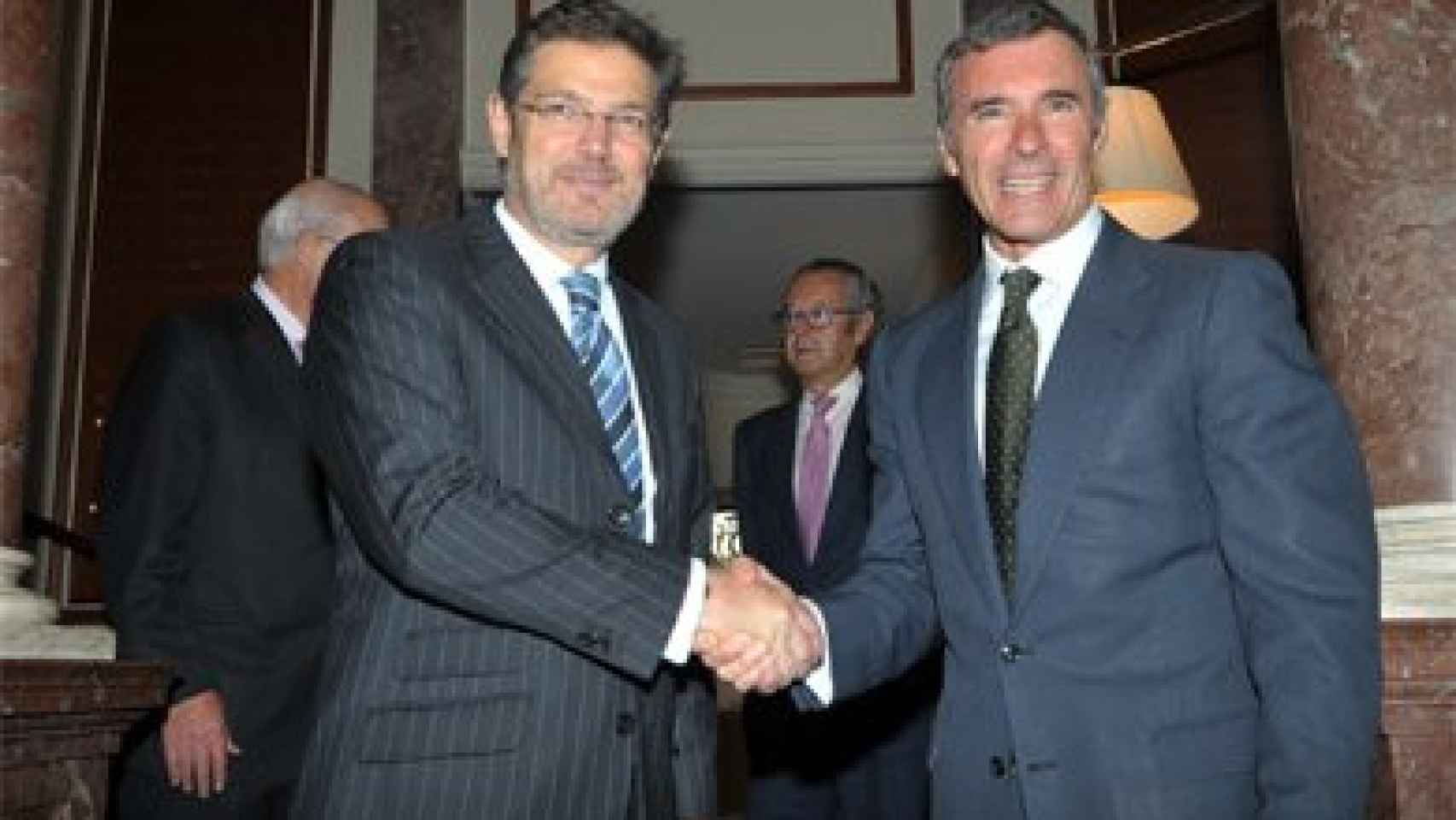 El ministro de Justicia, Rafael Catalá, junto al presidente del Círculo Ecuestre, Borja García-Nieto Portabella