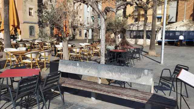 Los vecinos de la Barceloneta se quejan de la invasión de la vía pública con mesas y sillas / CEDIDA