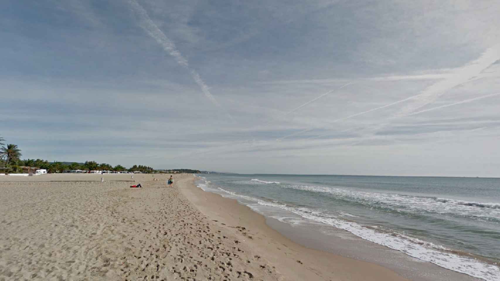Playa de Creixell, donde ha aparecido una costilla / GOOGLE STREET VIEW