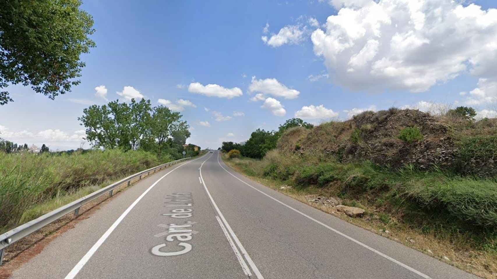 Zona de la carretera C-230a a su paso por Albatàrrec (Lleida) donde un conductor ebrio y sin carnet ha atropellado a un ciclista / GOOGLE STREET VIEWS