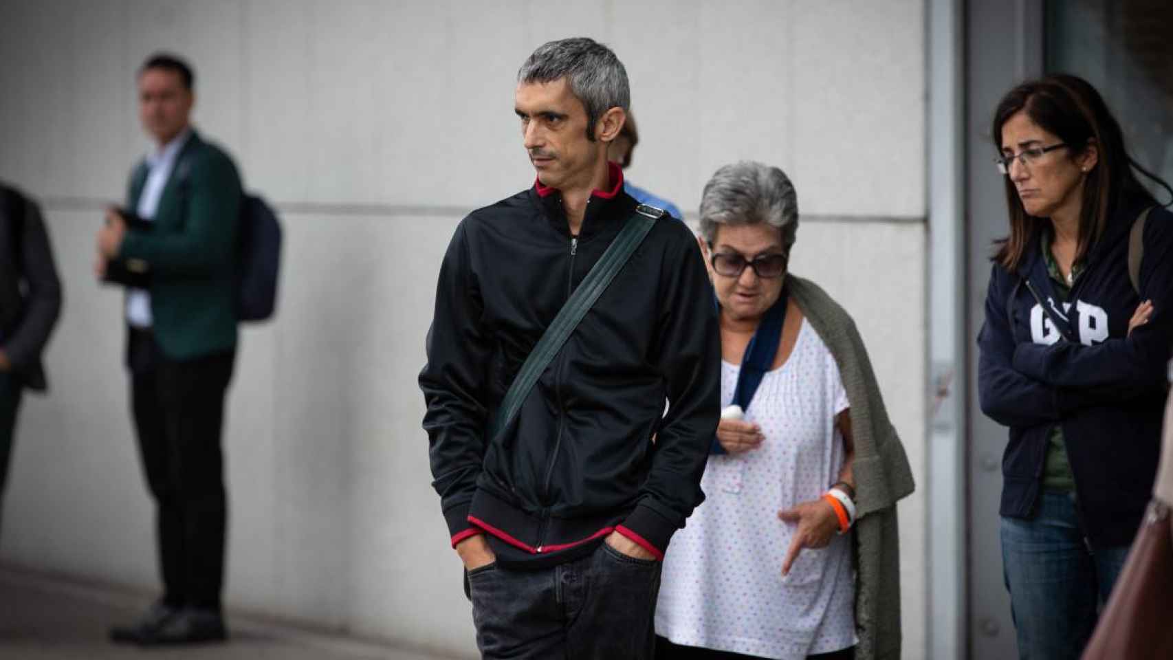 Roger Español en una concentración delante del Hospital Sant Pau / EUROPA PRESS