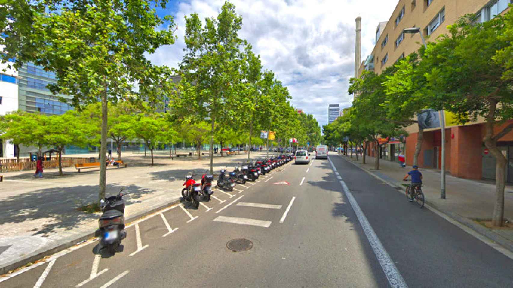 Una imagen del carrer Llull, donde se ha producido el asalto con el arma blanca / Google Maps