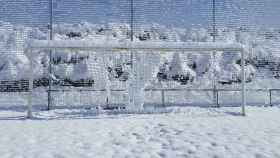 Un campo de fútbol del Berguedà, nevado