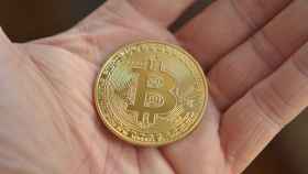 Una imagen de una moneda de Bitcoins precio millones