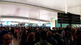 Colas en el control de seguridad del aeropuerto de El Prat / CG