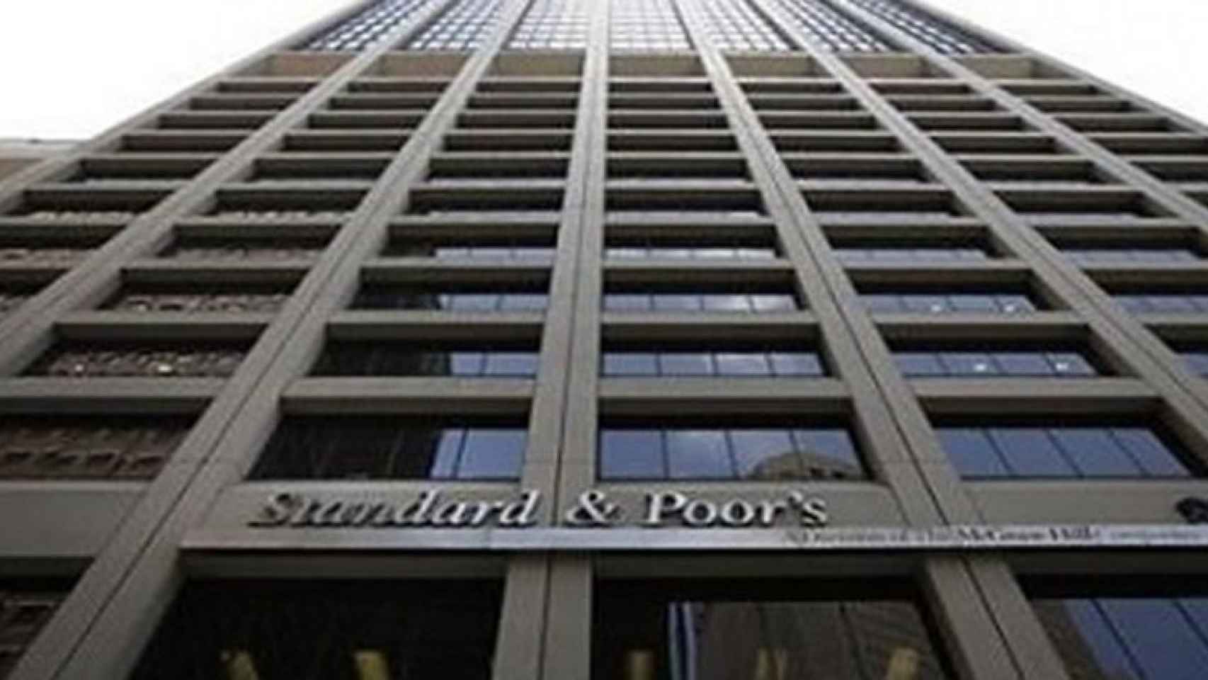 Oficinas centrales de la agencia Standard & Poor's (S&P) en Milán.