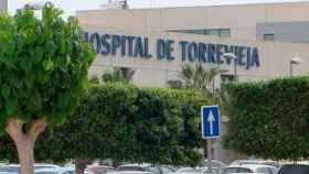 Hospital de Torrevieja donde ha sido ingresada la menor cuyo bebé murió tras parir sola en casa