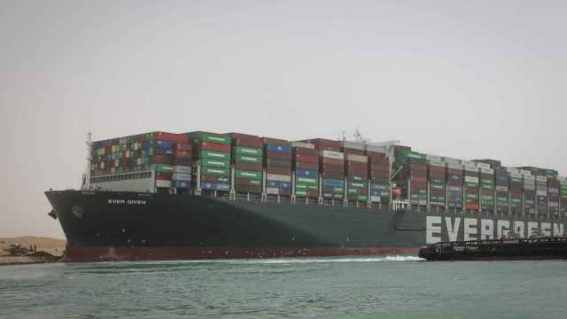 El barco Ever Given bloqueado en el Canal de Suez / EP