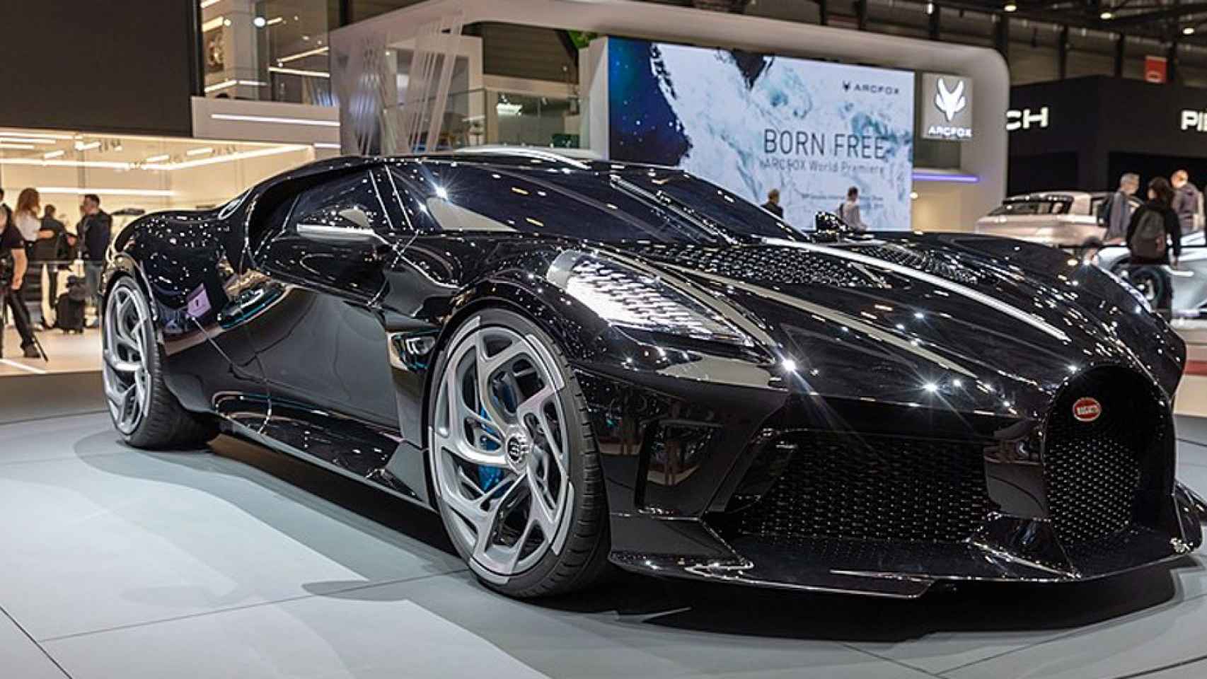 Modelo La Voiture Noire de Bugatti, el coche más caro de la historia / MATTI BLUME