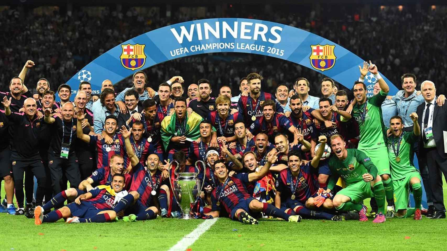 Los jugadores del Barcelona celebran la Champions de 2015 / EFE
