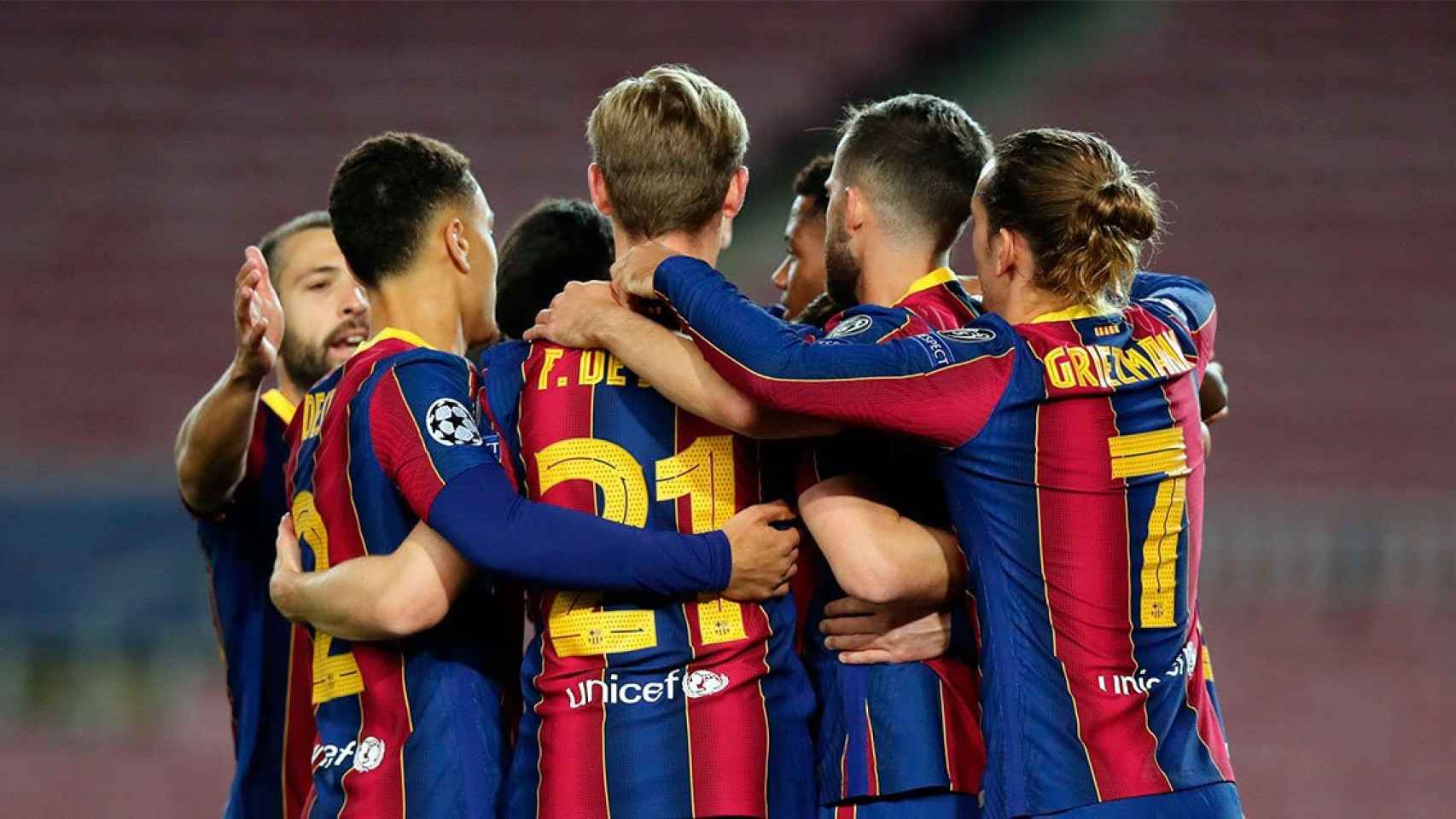 De Jong, Griezmann, Dest, Jordi Alba, Pjanic y Ansu celebrando con Messi su gol / FC Barcelona