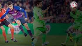 Coutinho dispara a portería ante el Levante en el Camp Nou / EFE