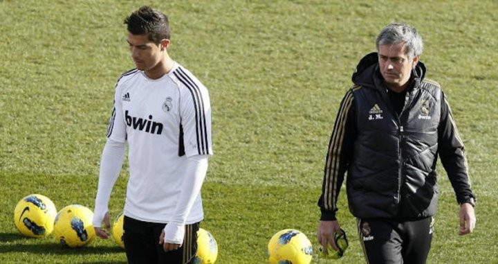 Una foto de archivo de Mourinho y Cristiano Ronaldo en el Real Madrid / EFE