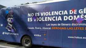 El autobús de Hazte Oír tras el ataque con pintura en Barcelona / TWITTER