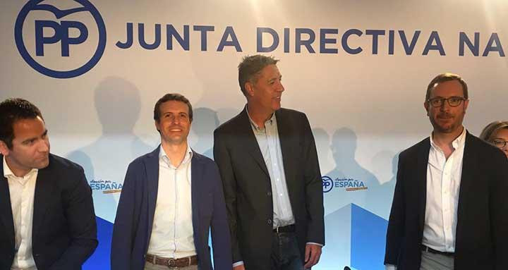 Pablo Casado, líder del PP, y el presidente de los populares catalanes, Xavier García-Albiol, en la junta directiva del partido / PP