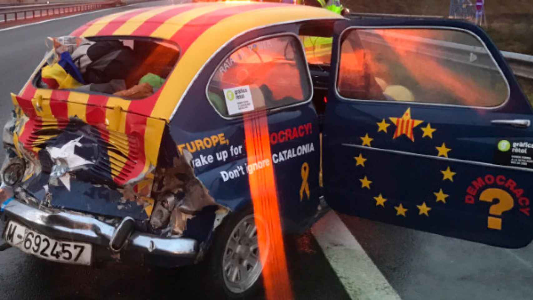 El 600 independentista, accidentado en su regreso de Bruselas / TWITTER