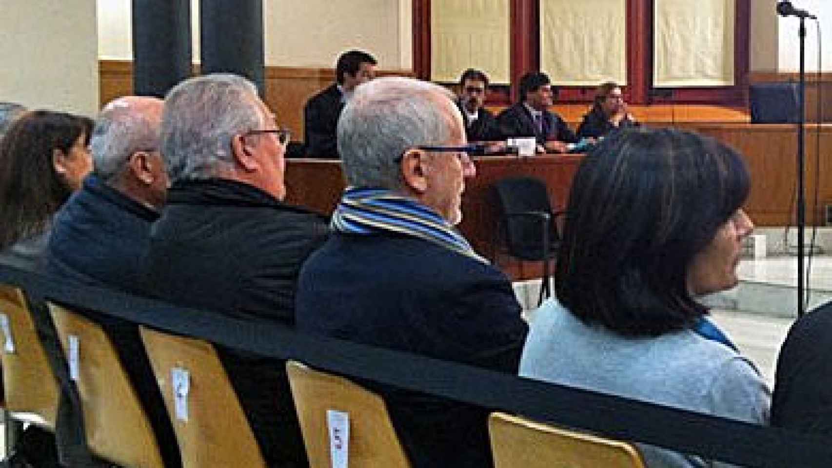 Los siete acusados en el ‘caso Pallerols’, durante la vista oral el 8 de enero de 2013