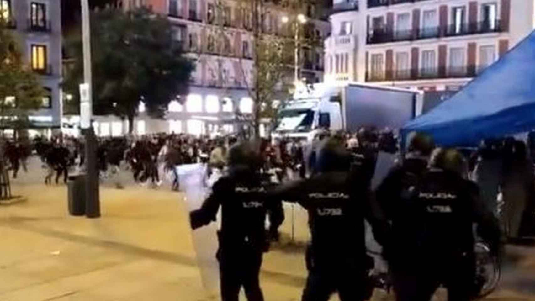 Agentes de policía durante una protesta 'indepe' en Madrid / EUROPAPRESS